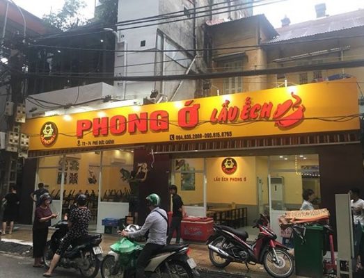 Bảng quảng cáo quán cơm tại Phan Thiết